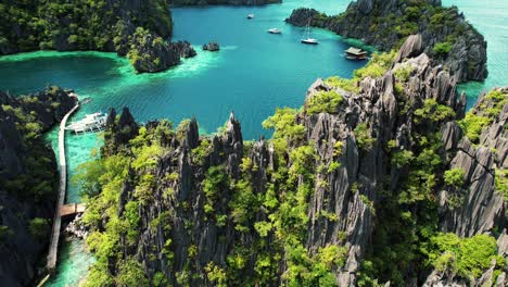 4K-Drohne-Aufsteigende-Pfanne-Der-Zwillingslagune,-Coron,-Palawan,-Philippinen