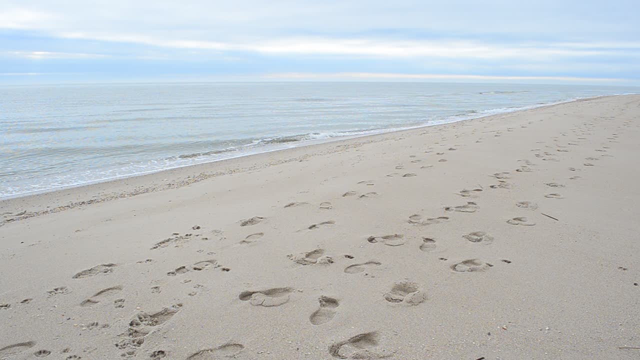 Tracce e sabbia. Tracce sulla sabbia del mare