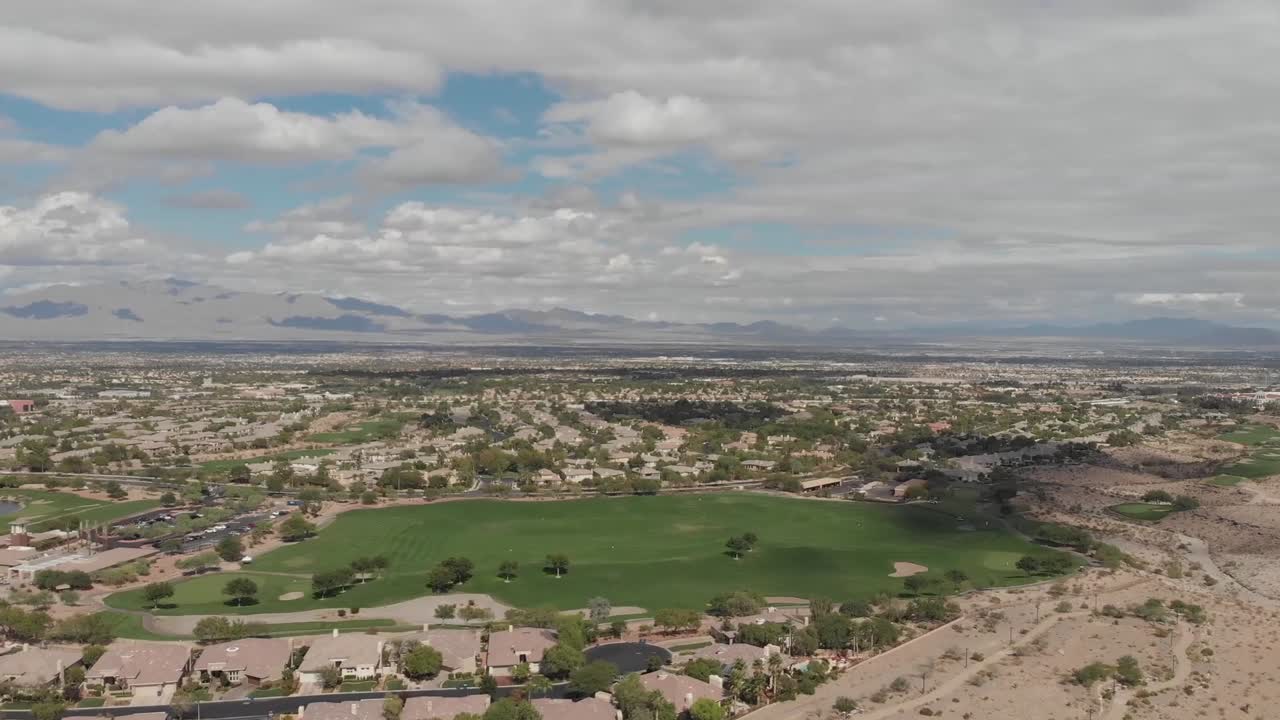 Campo da golf di Las Vegas, panorami montani 1080P, MPG4, 24 FPS.