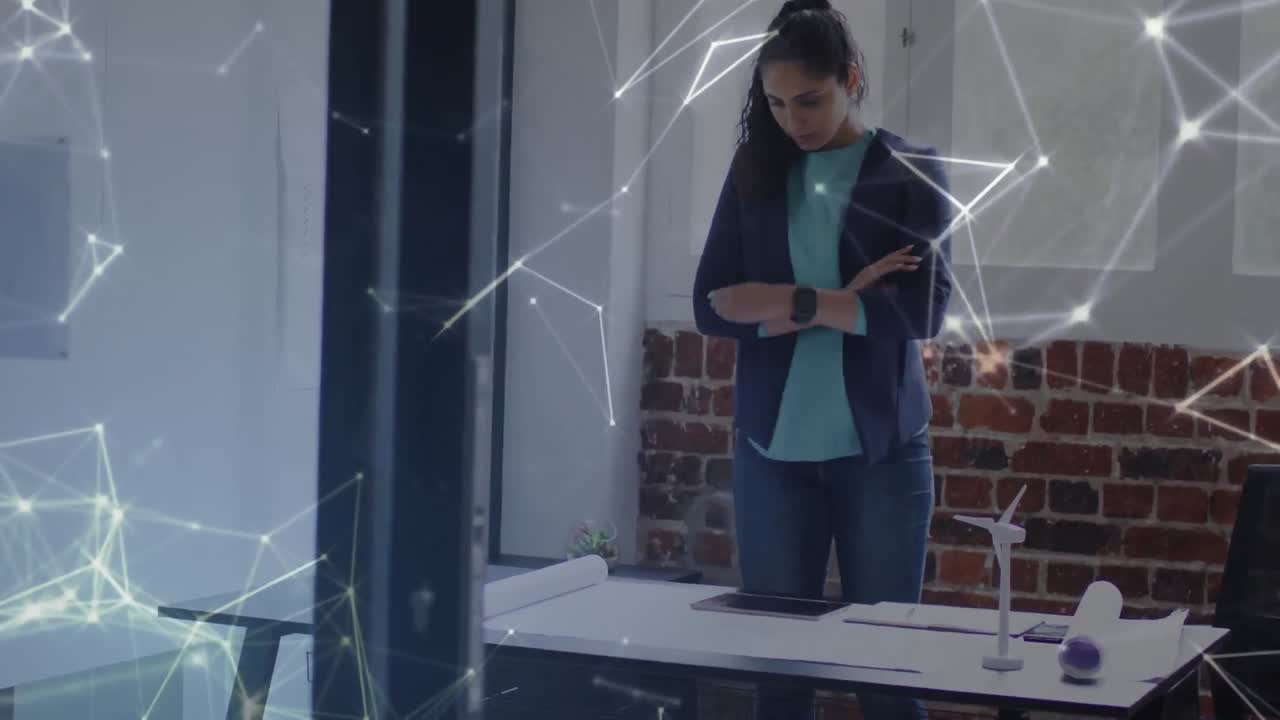 animación de redes de conexiones sobre mujeres de negocios en la oficina