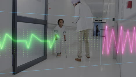 animación de monitor de ritmo cardíaco en diversos médicos masculinos hablando con una niña discapacitada en el pasillo del hospital