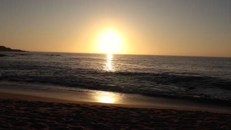 Hermoso-Atardecer-En-Playa-Tunquen-Chile-Playa-Ondulada