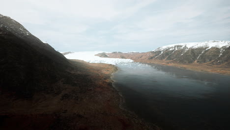 Gran-Glaciar-En-La-Costa-De-La-Antártida-Una-Soleada-Tarde-De-Verano