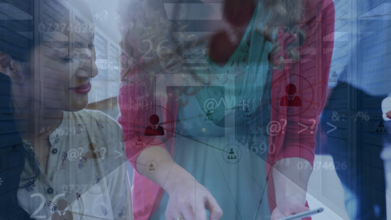 animación de una red de conexiones entre diversas mujeres que trabajan en oficinas