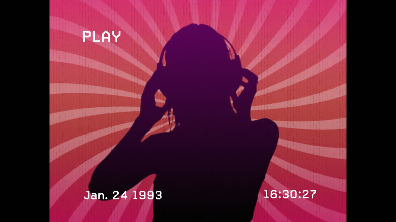 분홍색 배경에 춤추는 여성의 빈티지 비디오