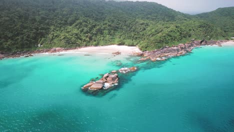 Big-island-Ilha-Grande-tropical-beach-Angra-dos-Reis,-Rio-de-Janeiro,-Brazil