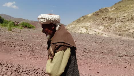 An-elderly-Pashtun-walking