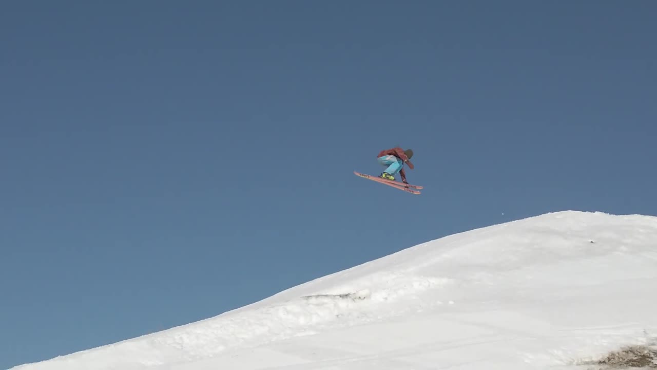 Big jump in a Italian snow park from a skier