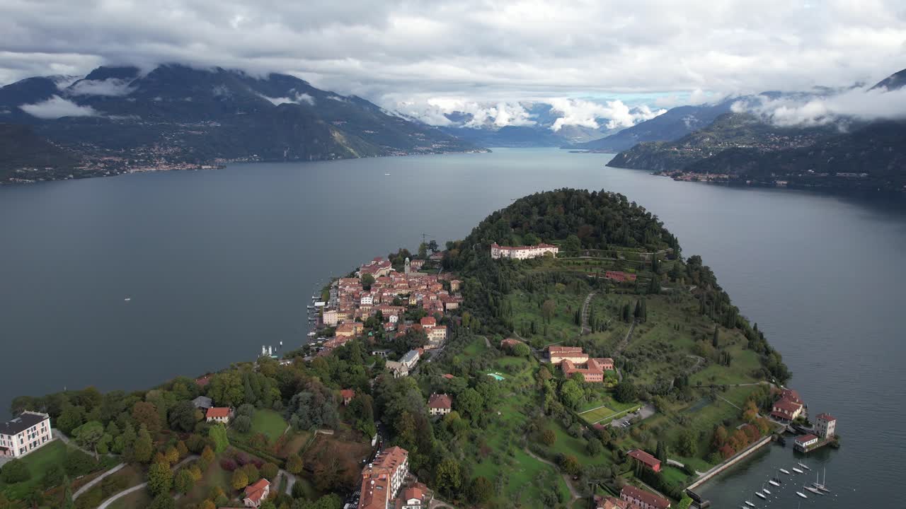 volando por encima de bellagio hacia atrás, lago de como, italia