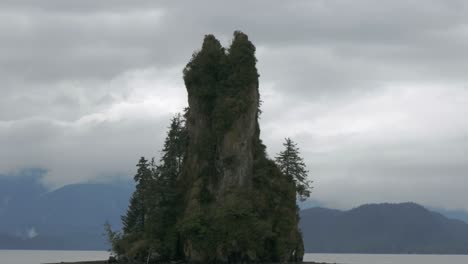 new eddystone rock sits on an isle in alaska