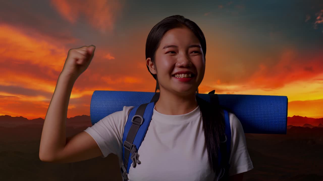 해가 뜨면 산책 하는 행복 한 여자