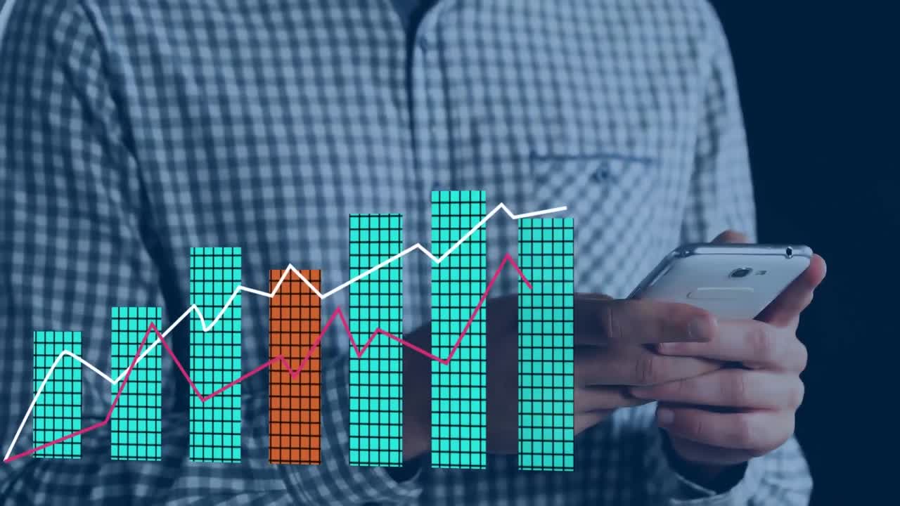 Animazione di elaborazione dati statistici sul busto di un uomo che usa lo smartphone.