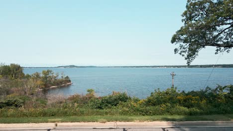 Cliff-edge-on-Muskegon-Lake-in-Nims,-Muskegon,-MI