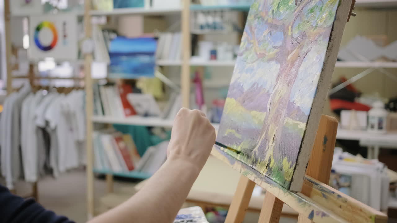 풍경 오일 페인팅을 그리는 사람