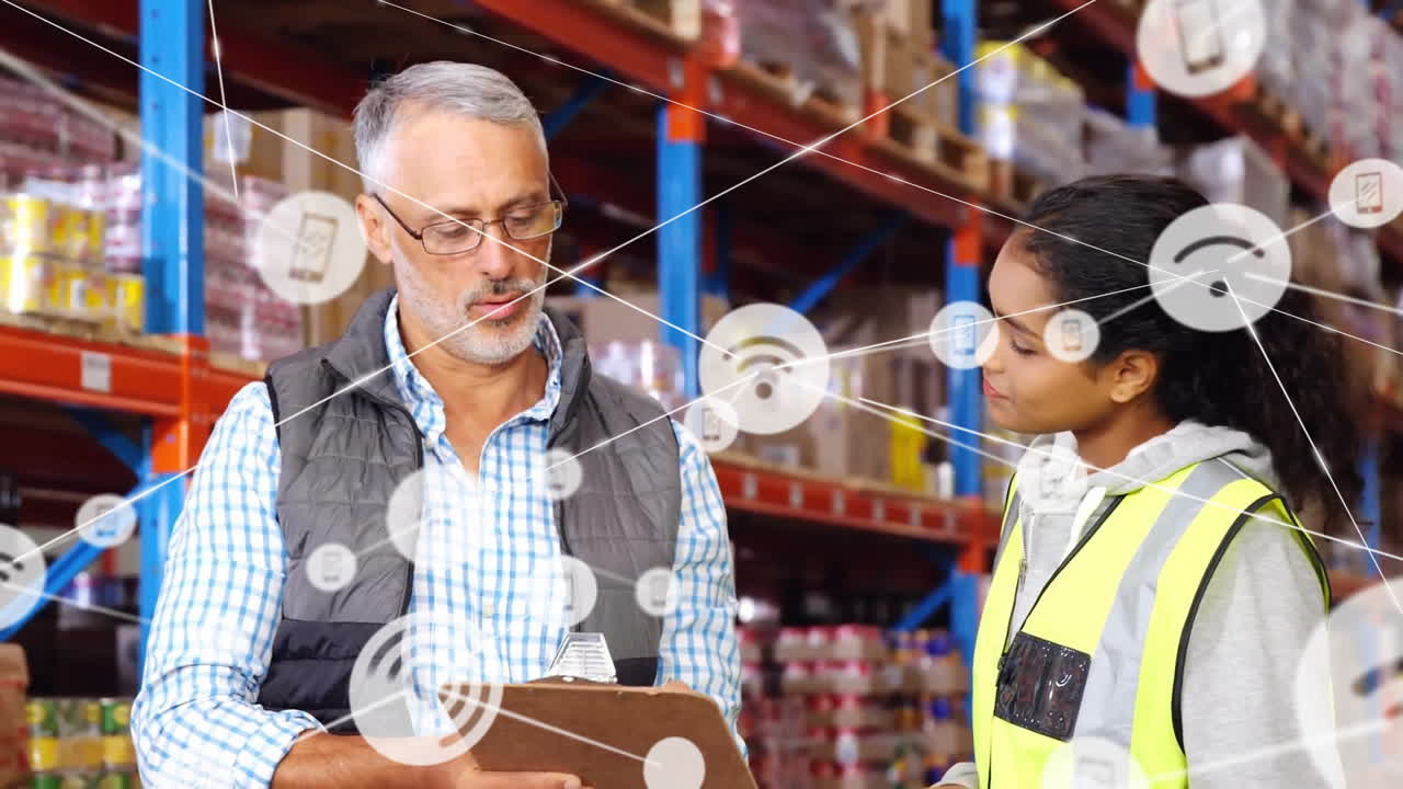 animación de la red de conexiones con iconos sobre diversas personas que trabajan en el almacén