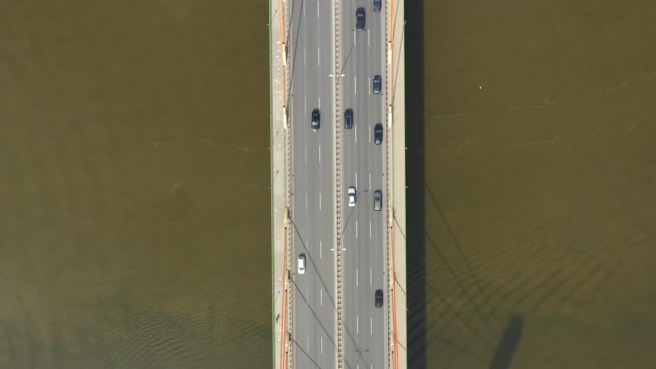 공중 다리 풍경