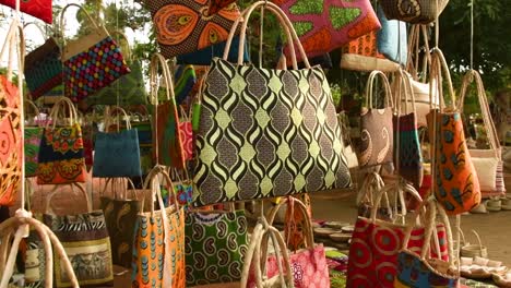 Mozambique,-handicraft,-handmade,-traditional,-culture