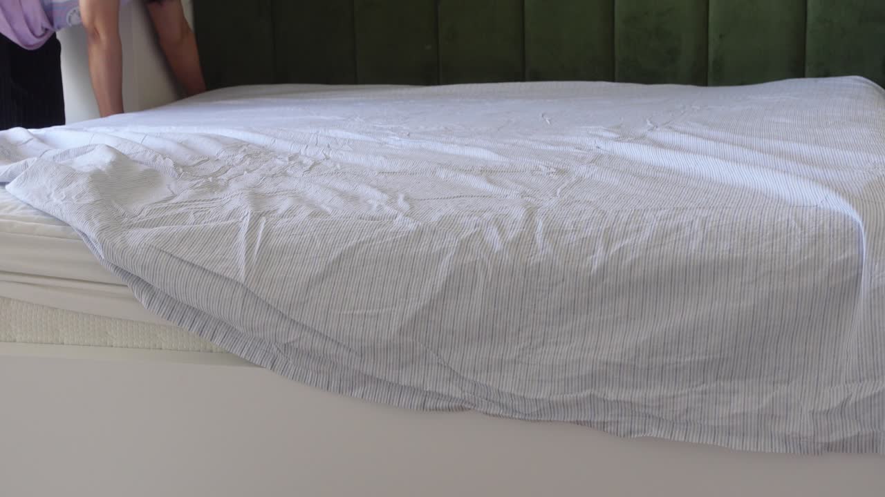 침대를 짓는 것