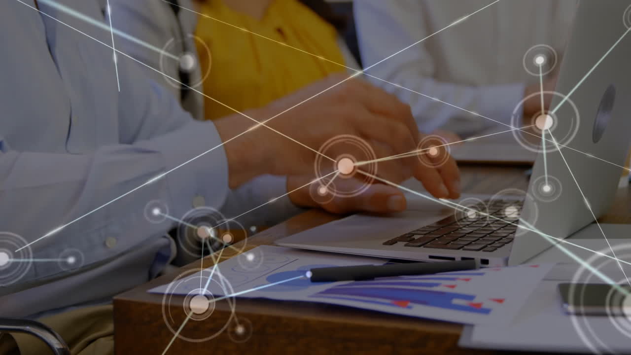 animación de la red de conexiones entre diversos empresarios en la oficina