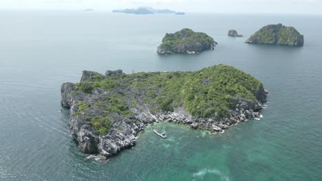 Cinematic-aerial-panoramic-landscape-view-of-islands-in-Ang-Thong-Marine-Park-Thailand