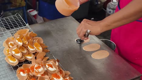 making roti, thai street food