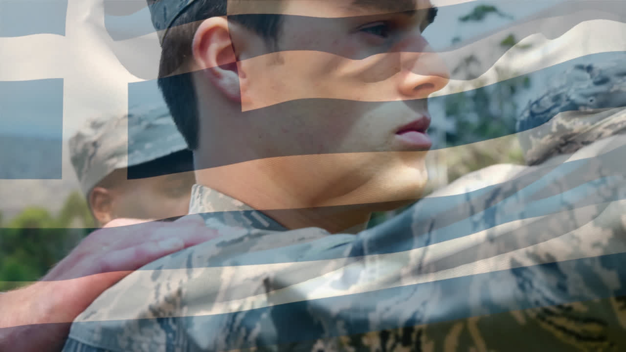 animación de la bandera de grecia ondeando sobre varios soldados