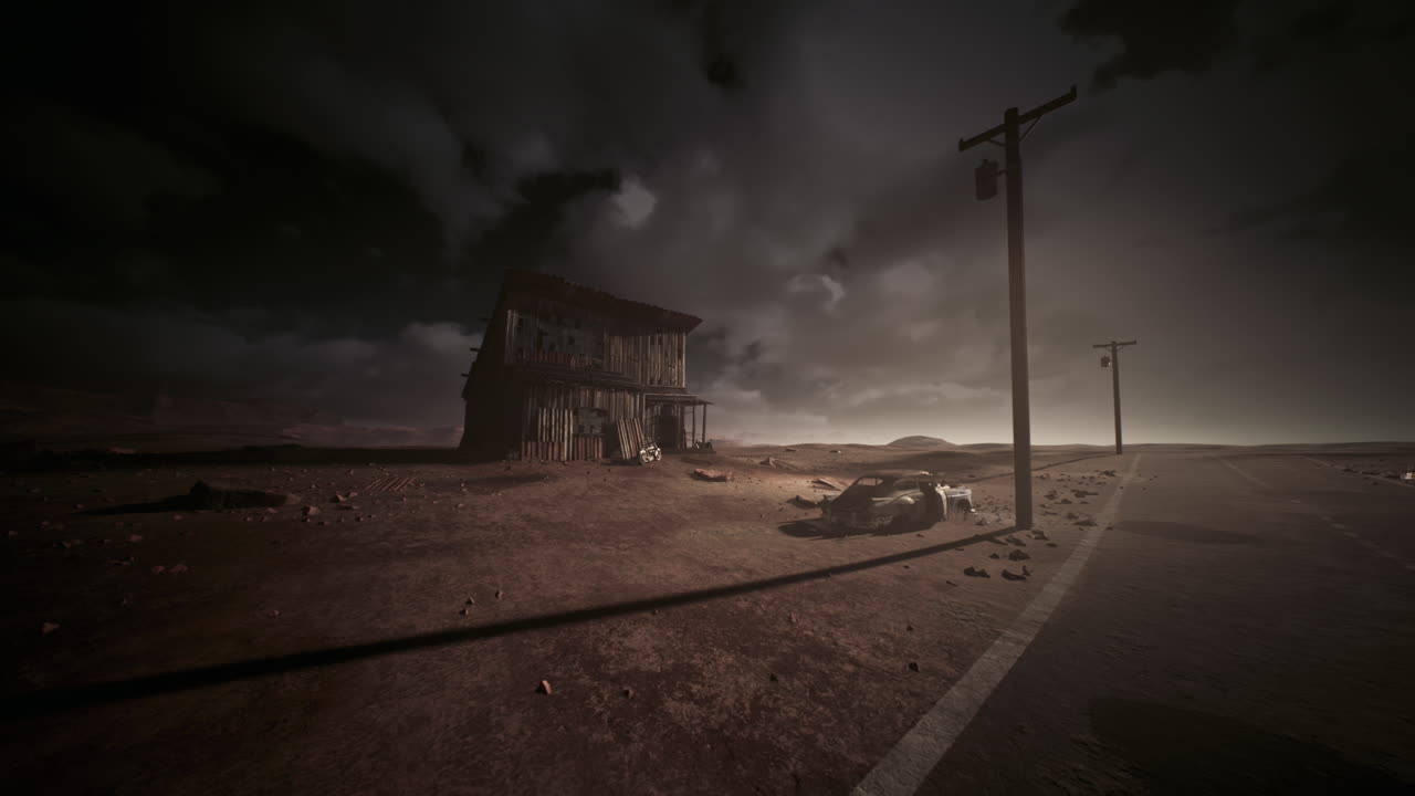 Casa abbandonata in un paesaggio desolato sotto un cielo tempestoso al tramonto.