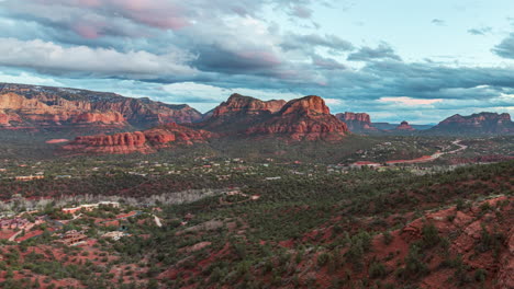 Blick-Auf-Den-Sonnenuntergang-Von-Der-Majestätischen-Airport-Mesa-In-Sedona,-Arizona