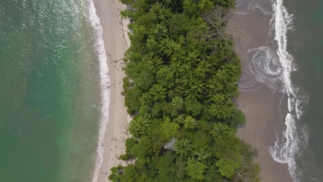 The-coastlines,-beaches-and-lush-vegetation-of-the-Manuel-Antonio-national-park-in-Costa-Rica