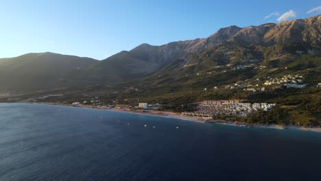 Complejos-Turísticos-Y-Pueblos-Turísticos-En-La-Hermosa-Costa-Del-Mediterráneo-En-Dhermi,-Albania