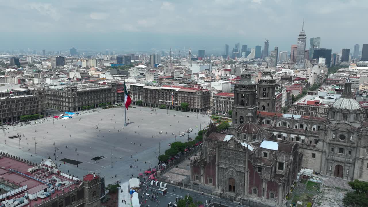 Vista aerea di Piazza dello Zocalo e della Cattedrale Metropolitana a Città del Messico