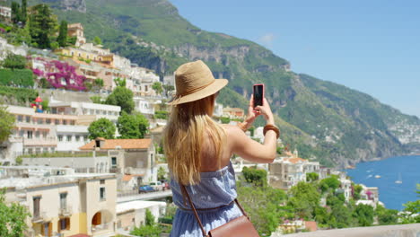 Travel,-phone-and-woman-on-video-call-for-city