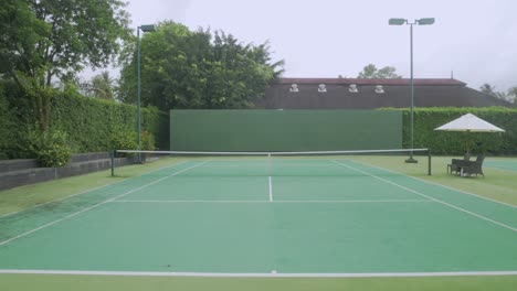 Vista-De-Canchas-De-Tenis-Vacías-Sin-Gente