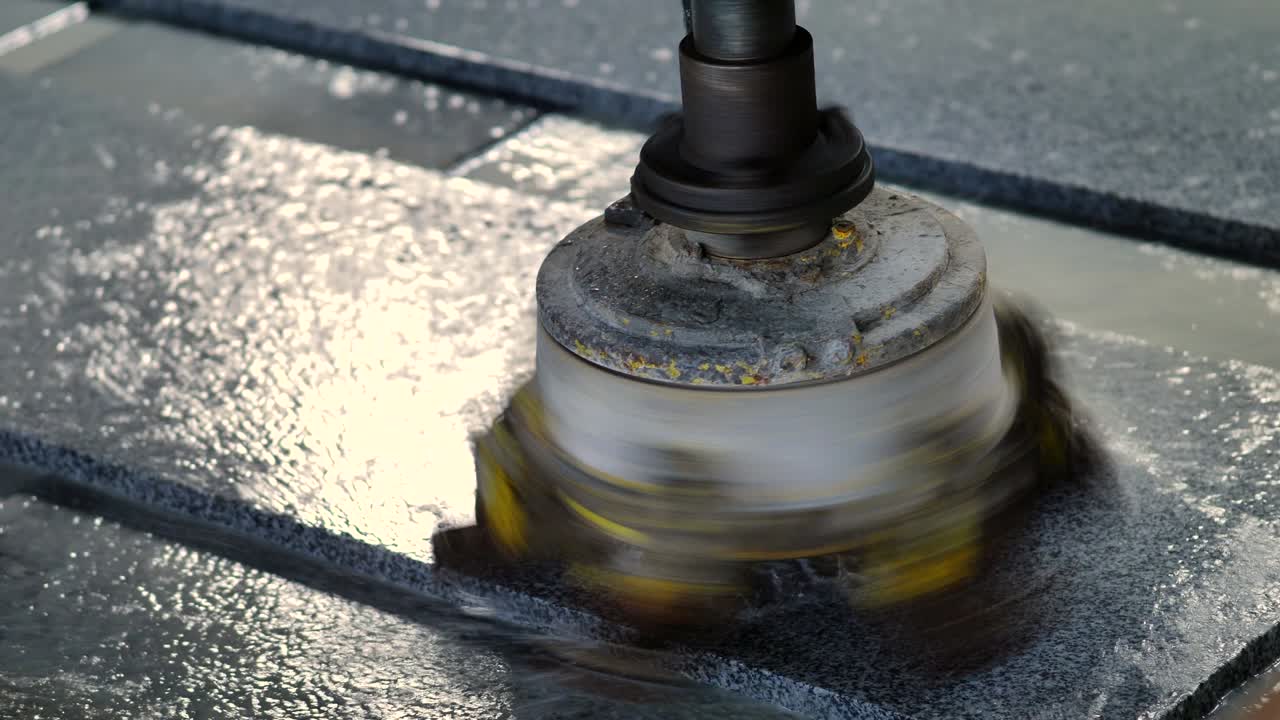 돌을 는 기계: 이 회사는 돌을 물과 돌판으로 습니다.