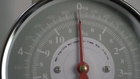 Kitchen-weighing-scales-close-up-panning-shot