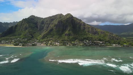 coastline of oahu hawaii, overlooking the east side of the island