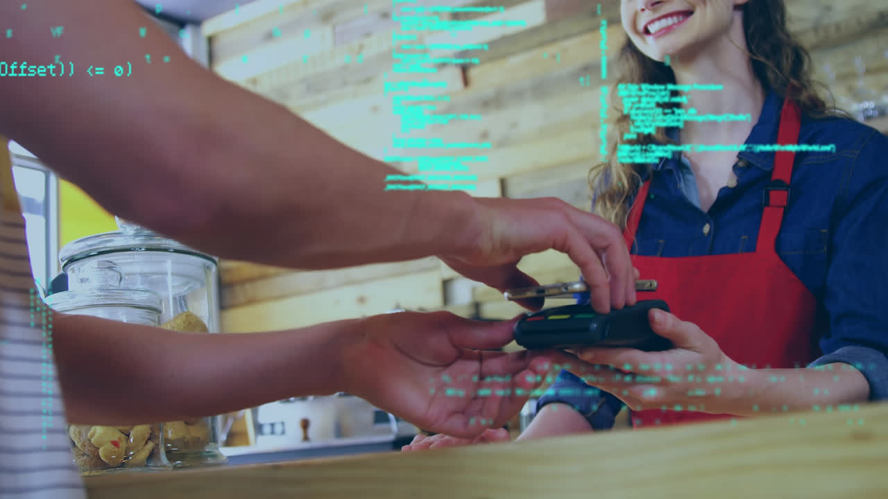 animación de procesamiento de datos sobre hombre biracial pagando con teléfono inteligente