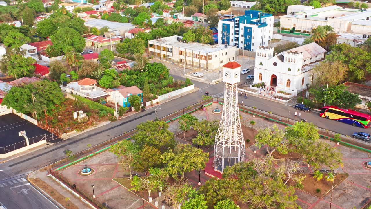 iglesia y torre del reloj en san fernando de montecristi en república dominicana