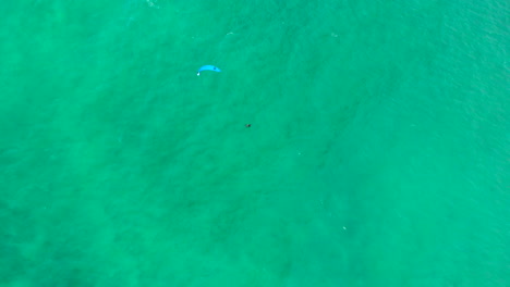 Antenne-Des-Drachenboarders-In-Der-Bucht-Von-Kailua