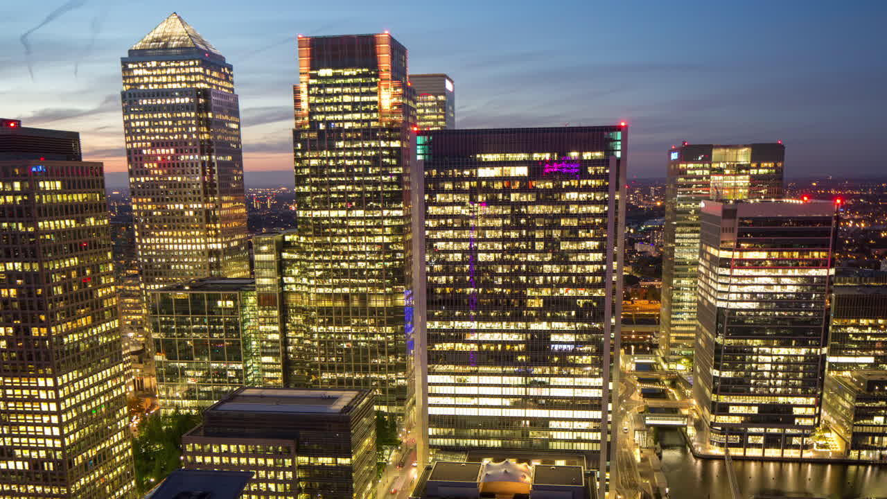 도크 랜드 고층 빌딩 일몰 4k 05