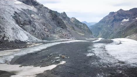 Toma-Aérea-De-Establecimiento-Del-Glaciar-Grindelwald-En-Los-Alpes-Suizos-En-Europa