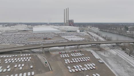 Lansing-Cubierto-De-Nieve-Coches-Gm-De-Izquierda-A-Derecha