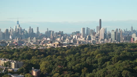 establishing shot of the new york city skyline. shot in brooklyn in 4k.