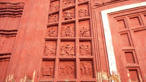 the red brick architecture is evident on the outer walls of this temple which the social system, culture and civilization of that time blossomed.currently, the paintings are almost destroyed.