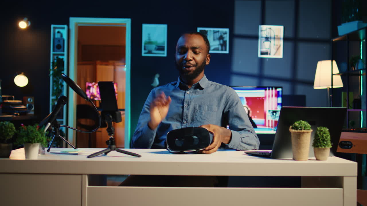 Influencer presents sponsored VR goggles