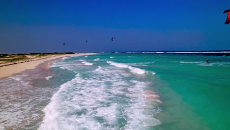 Kitesurfing-aerial-along-the-eastern-coastline-of-Aruba