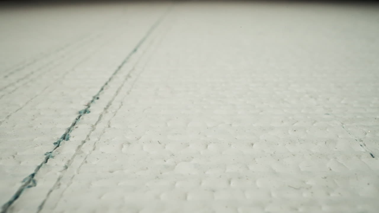 손상된 석면 판에 칼로  ⁇ 린 깊은  ⁇ 터