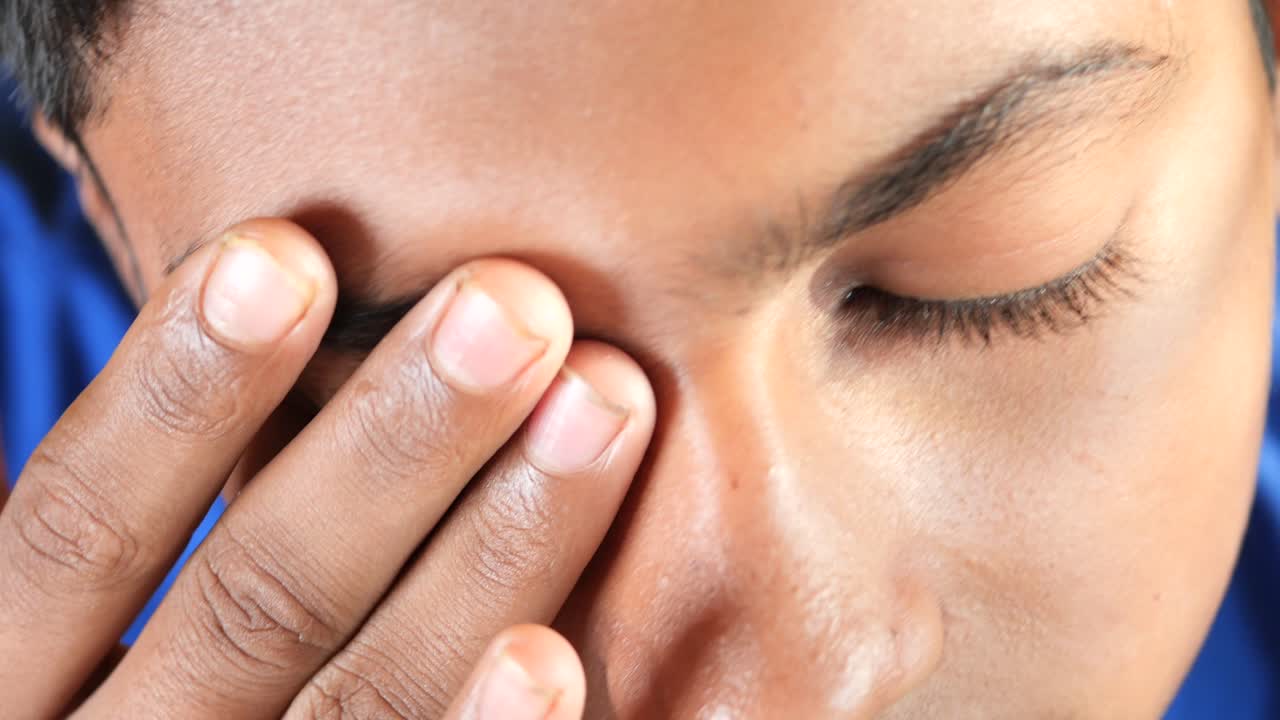 눈을 는 슬픈 십대