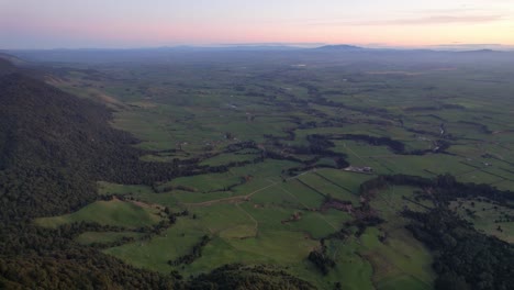 Plains-By-Kaimai-Mountain-Range-At-Wairere-Falls-Track-At-Sunset-Near-Te-Aroha,-North-Island,-New-Zealand