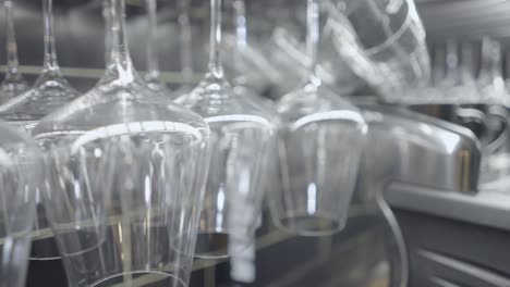 copas de vino colgantes